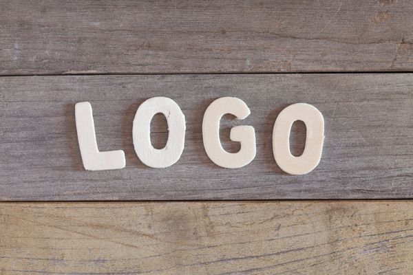 Logo – 7 erreurs à fuir absolument et leurs solutions + Bonus !